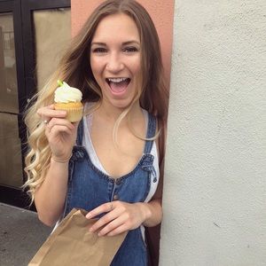 Meet your Posher, Chloe